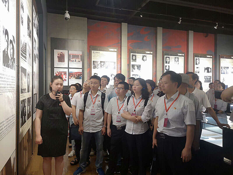 中國(guó)銀行瀏陽(yáng)支行、寧鄉(xiāng)支行"不忘初心、牢記使命"紅巖主題教育培訓(xùn)班現(xiàn)場(chǎng)教學(xué)側(cè)記