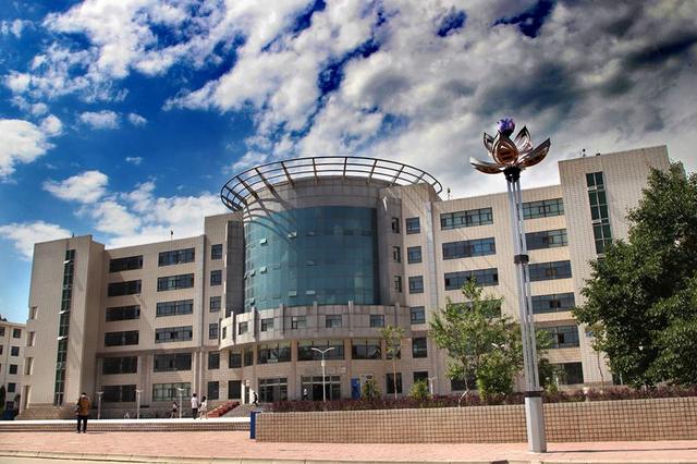 綜合教學(xué)樓