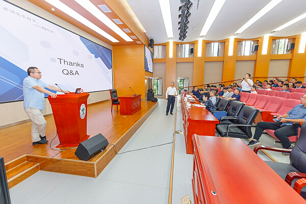 2021年中層公務(wù)人員培訓(xùn)班開(kāi)展現(xiàn)場(chǎng)參與式教學(xué)