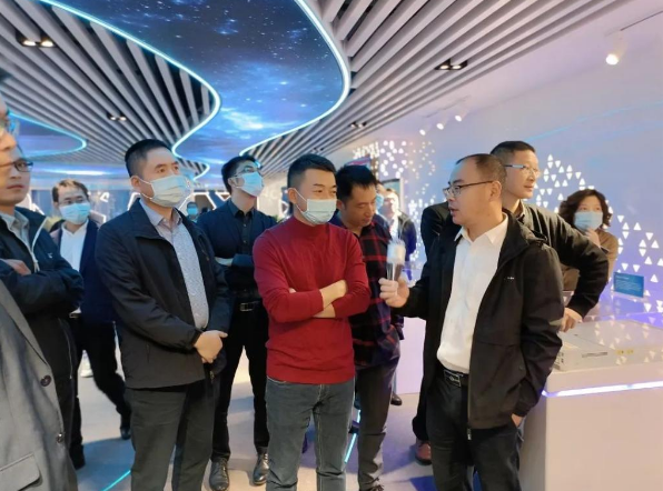 湖州南太湖新區(qū)科級領(lǐng)導(dǎo)公務(wù)人員集體在復(fù)旦大學(xué)&ldquo;充電&rdquo;